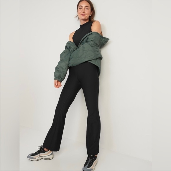 NWT! Black Extra High-Waisted PowerSoft Rib-Knit Flare Pants 🏋️💎 - Picture 1 of 11